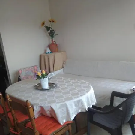 Katherine Laganas Apartament