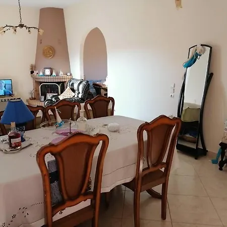 Katherine Laganas Apartament